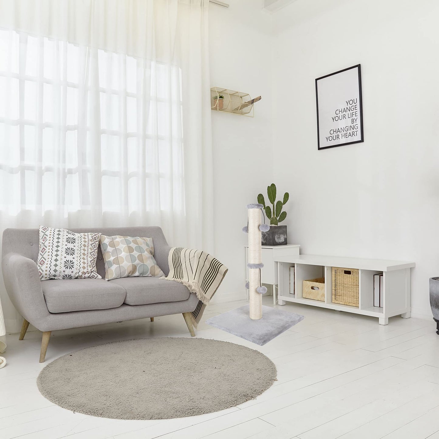 Dimaka Cat Scratching Post, Cat Scratcher for Large Cats with Teasing Toy Ball